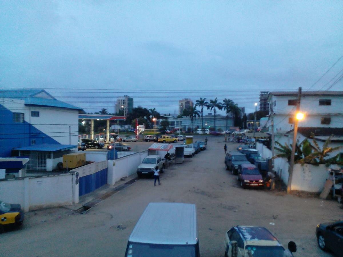 Feehi'S Place Hotel Accra Exterior photo